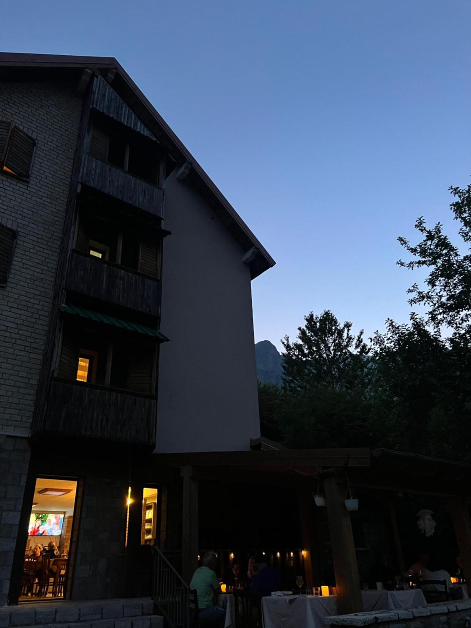 Molla Hotel Theth